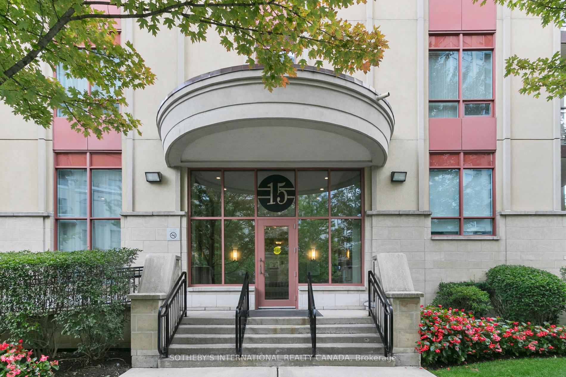 15 Rean Drive 102