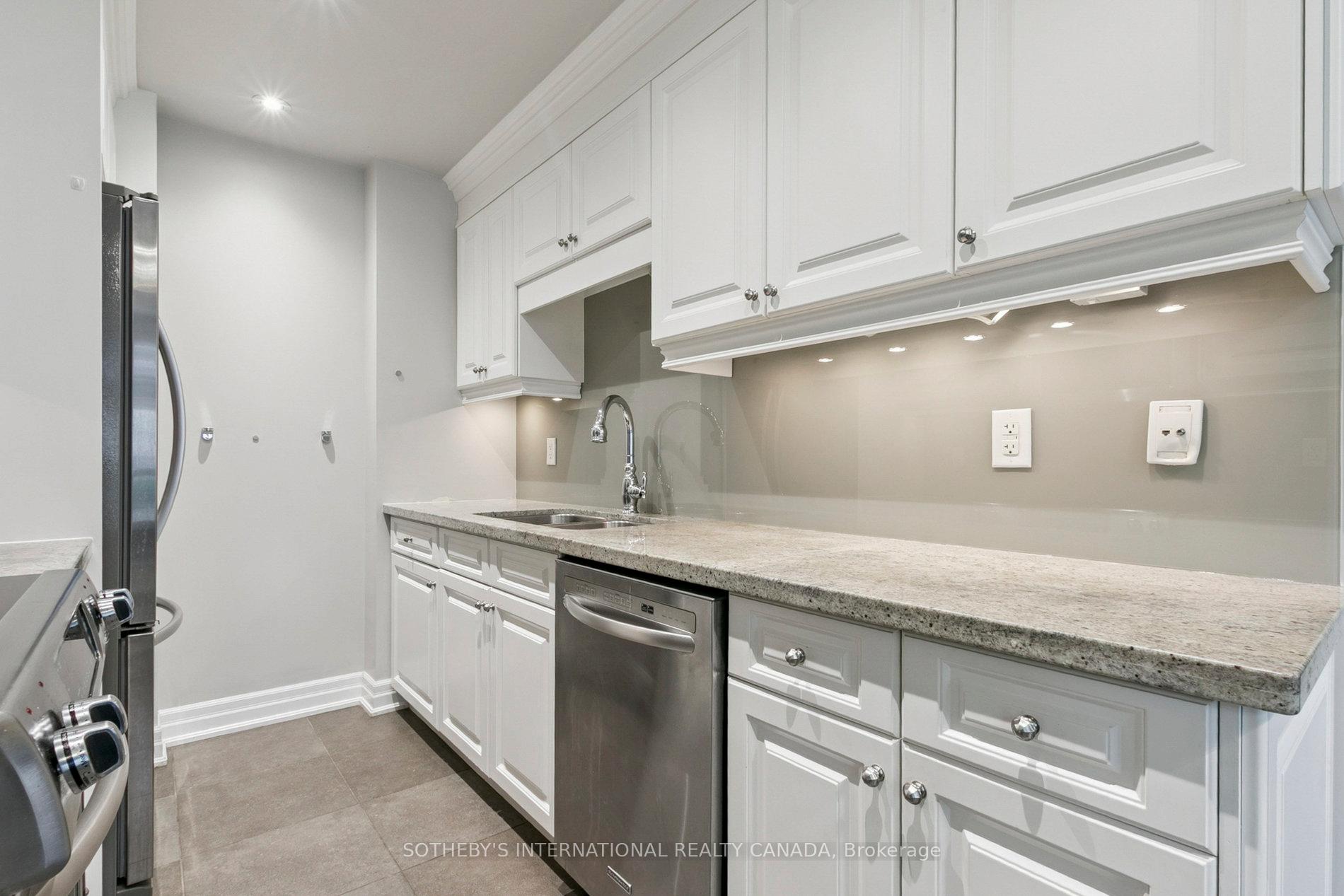 15 Rean Drive 102