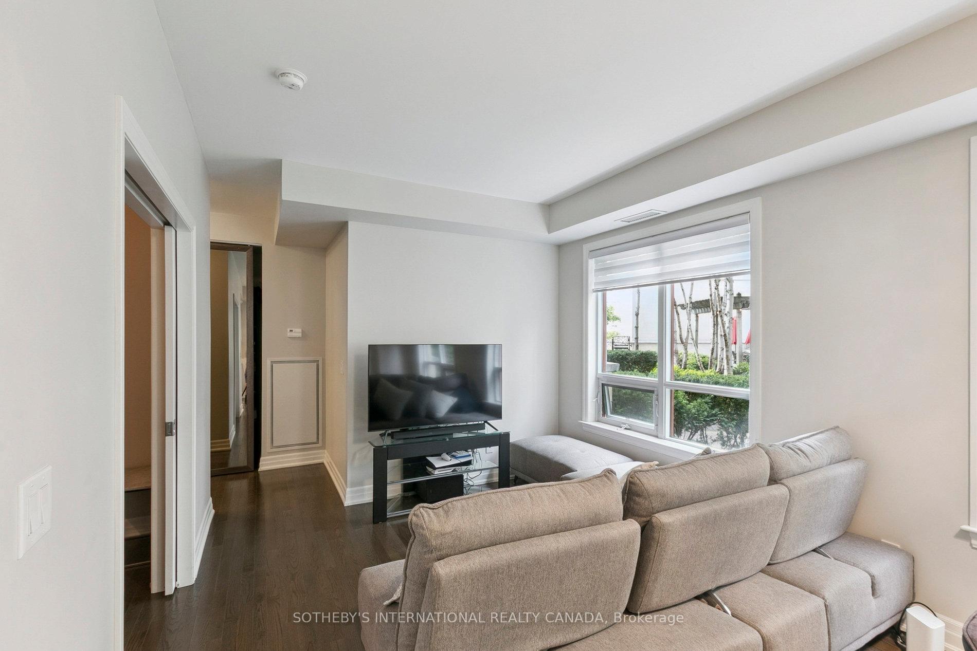 15 Rean Drive 102
