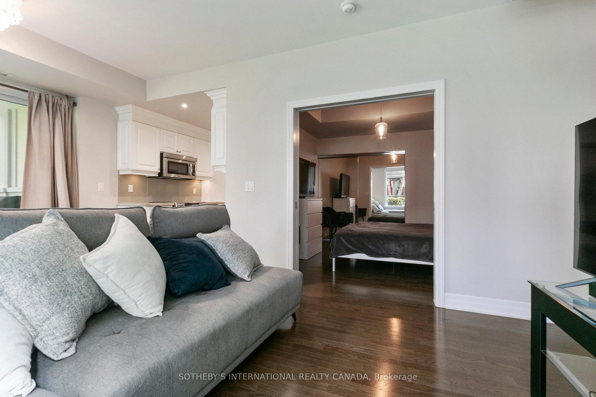 15 Rean Drive 102