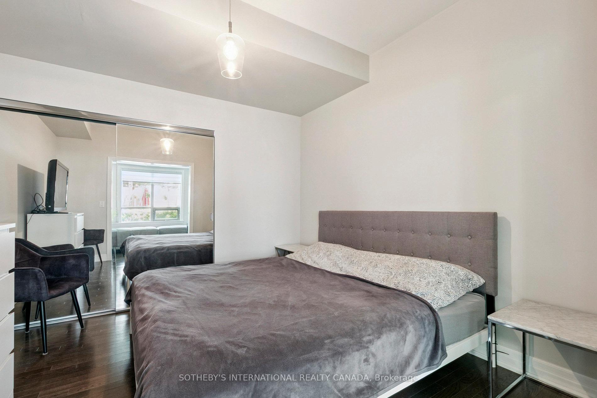 15 Rean Drive 102