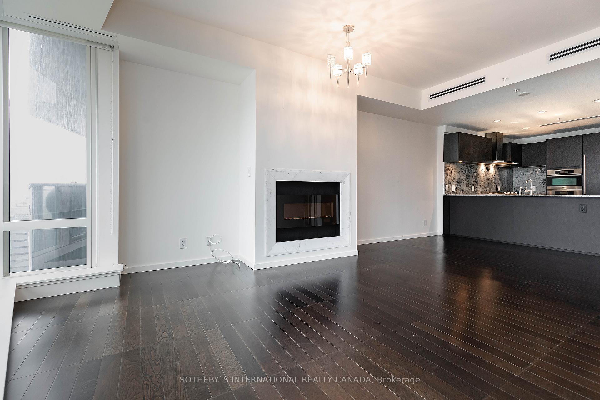 180 University Avenue 3002