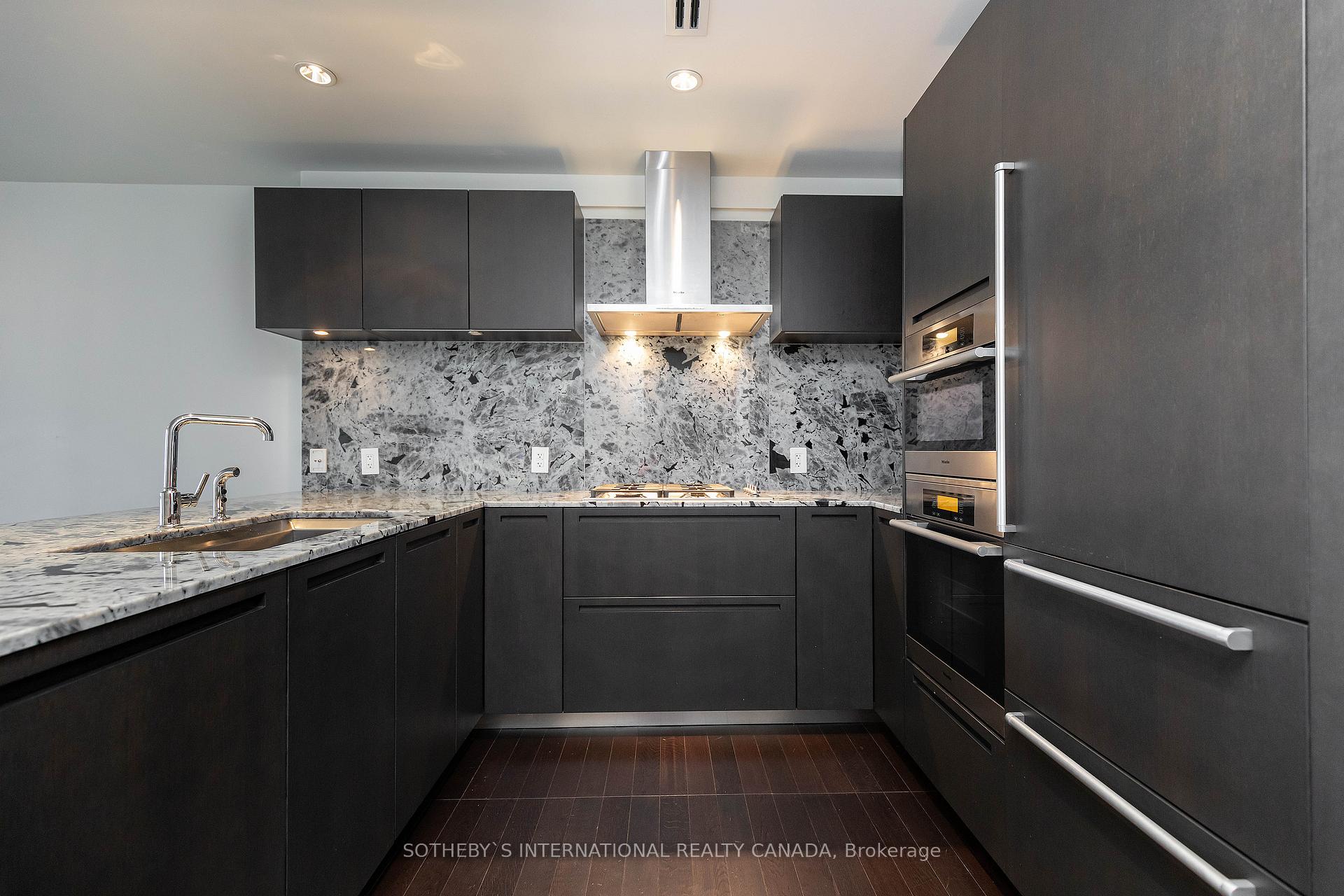 180 University Avenue 3002