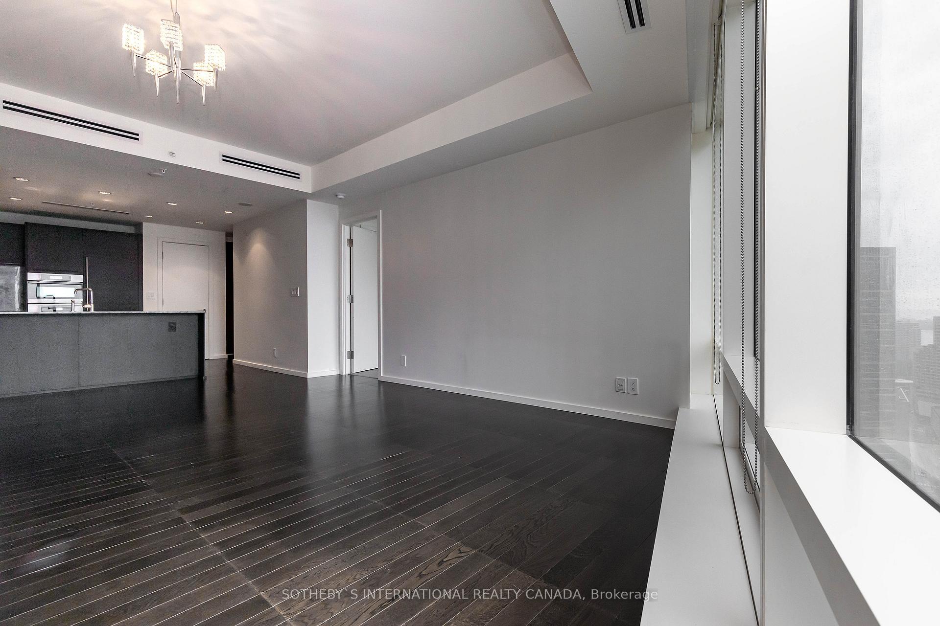 180 University Avenue 3002