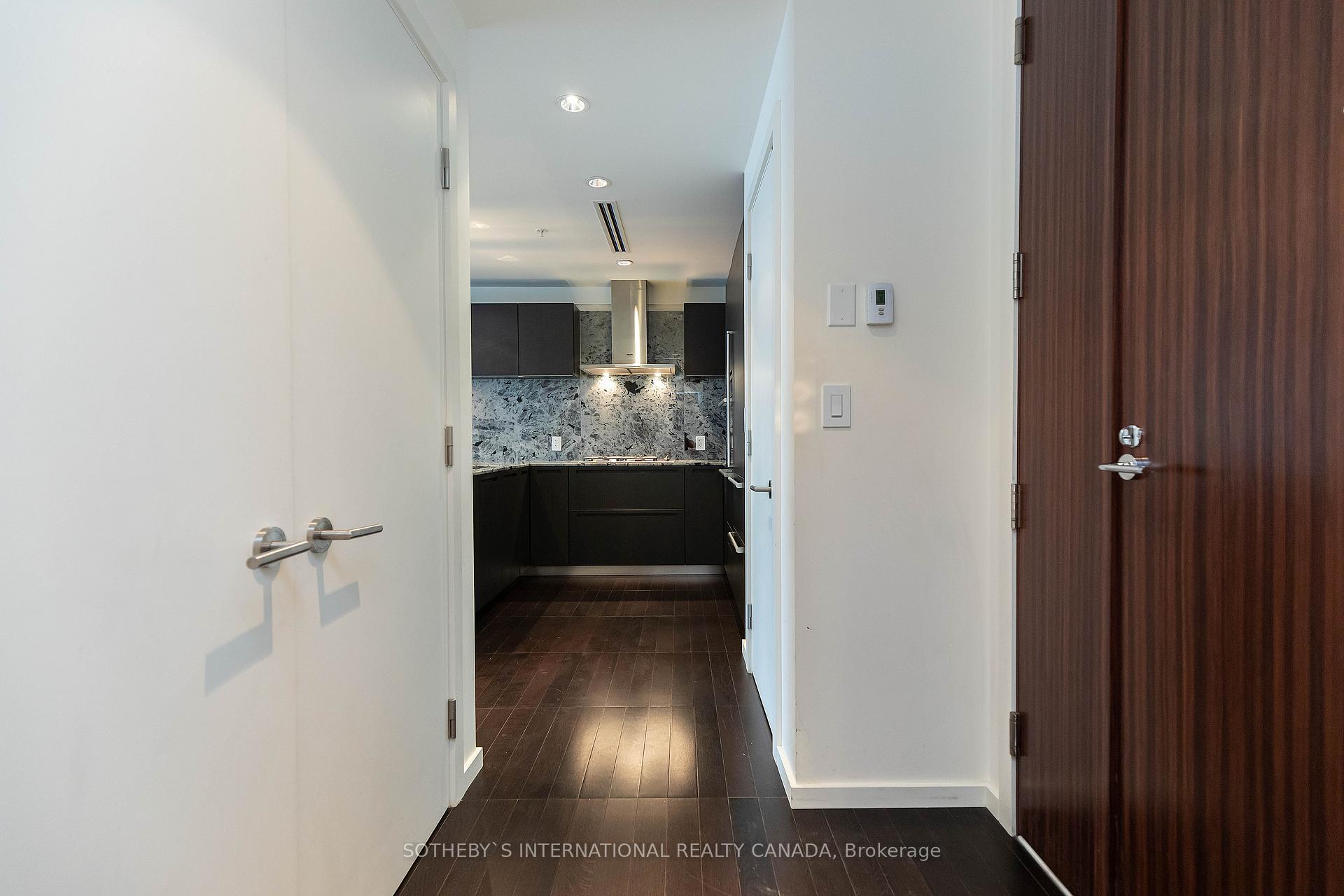 180 University Avenue 3002