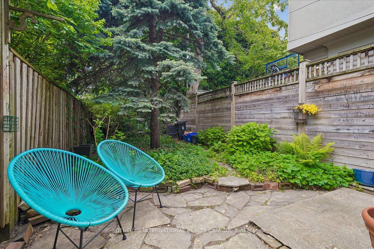 452 Sumach Street