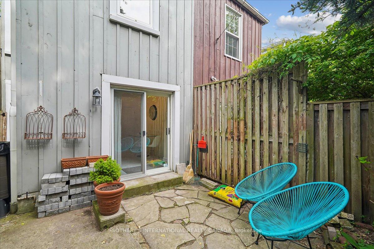 452 Sumach Street