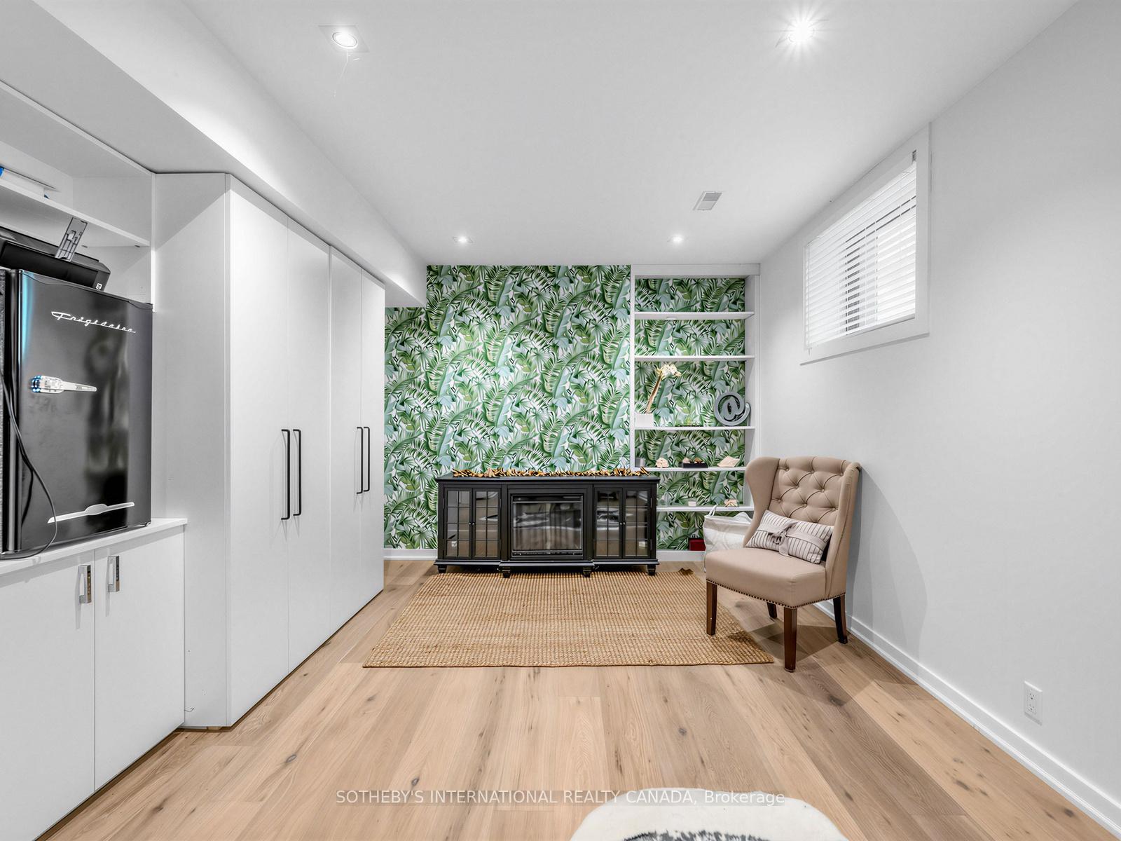 30 Regal Road