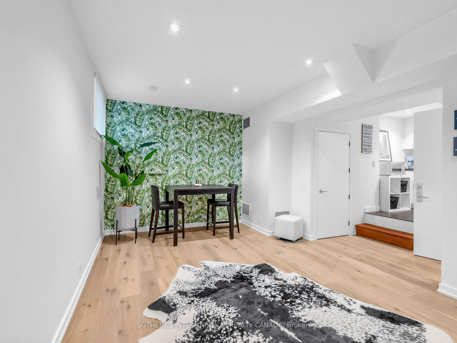 30 Regal Road