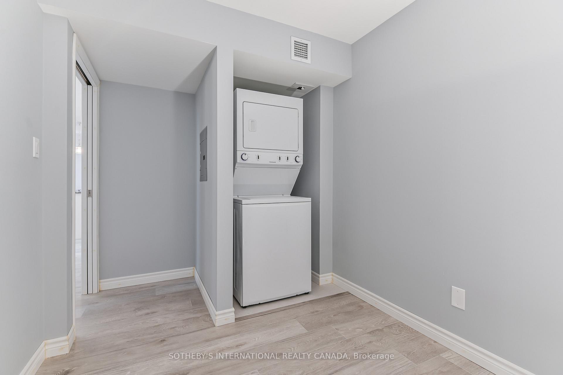 323 Richmond Street E 1208