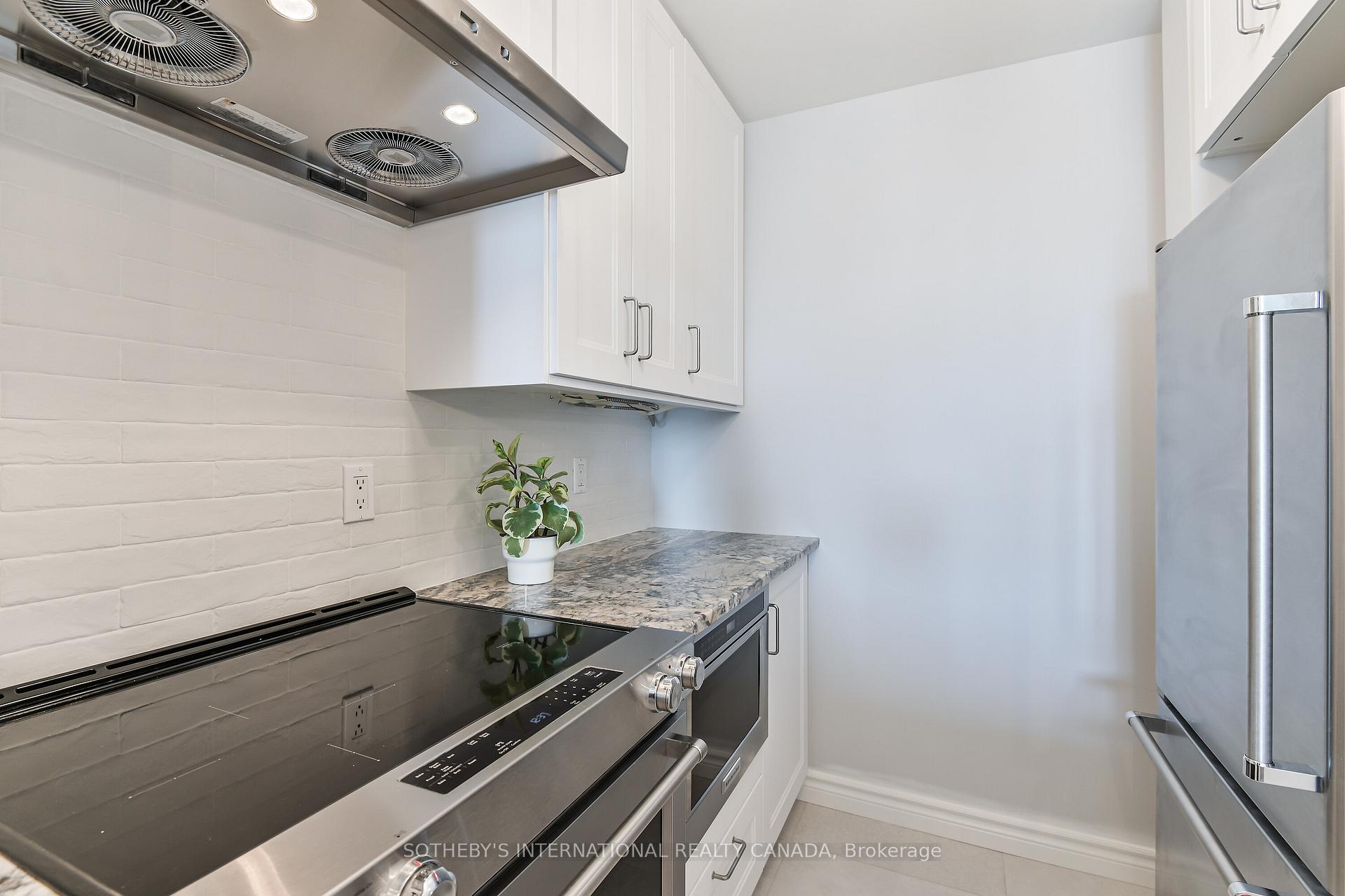 323 Richmond Street E 1208