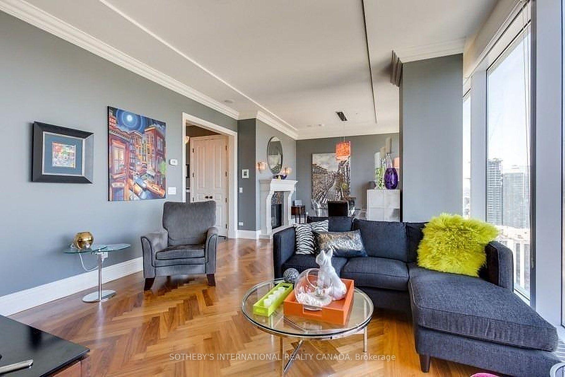 183 Wellington Street W 2602