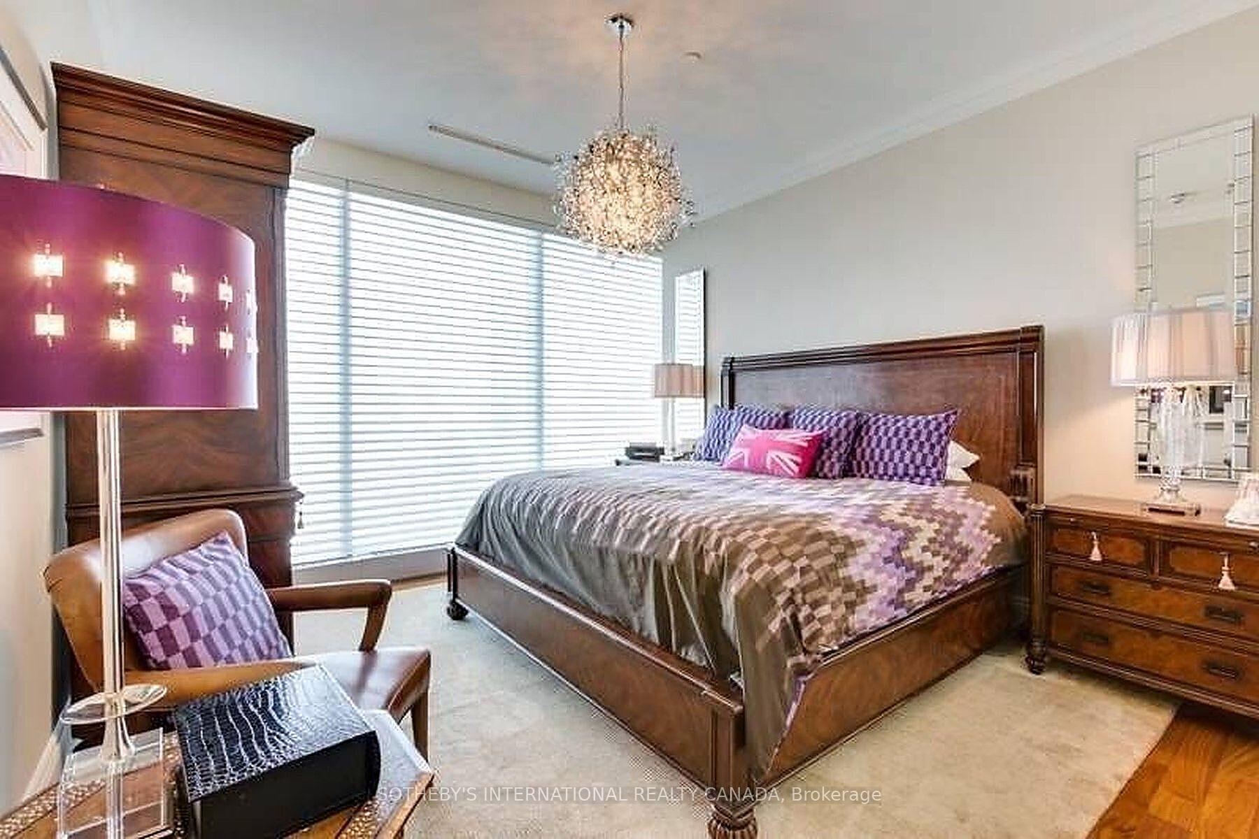 183 Wellington Street W 2602