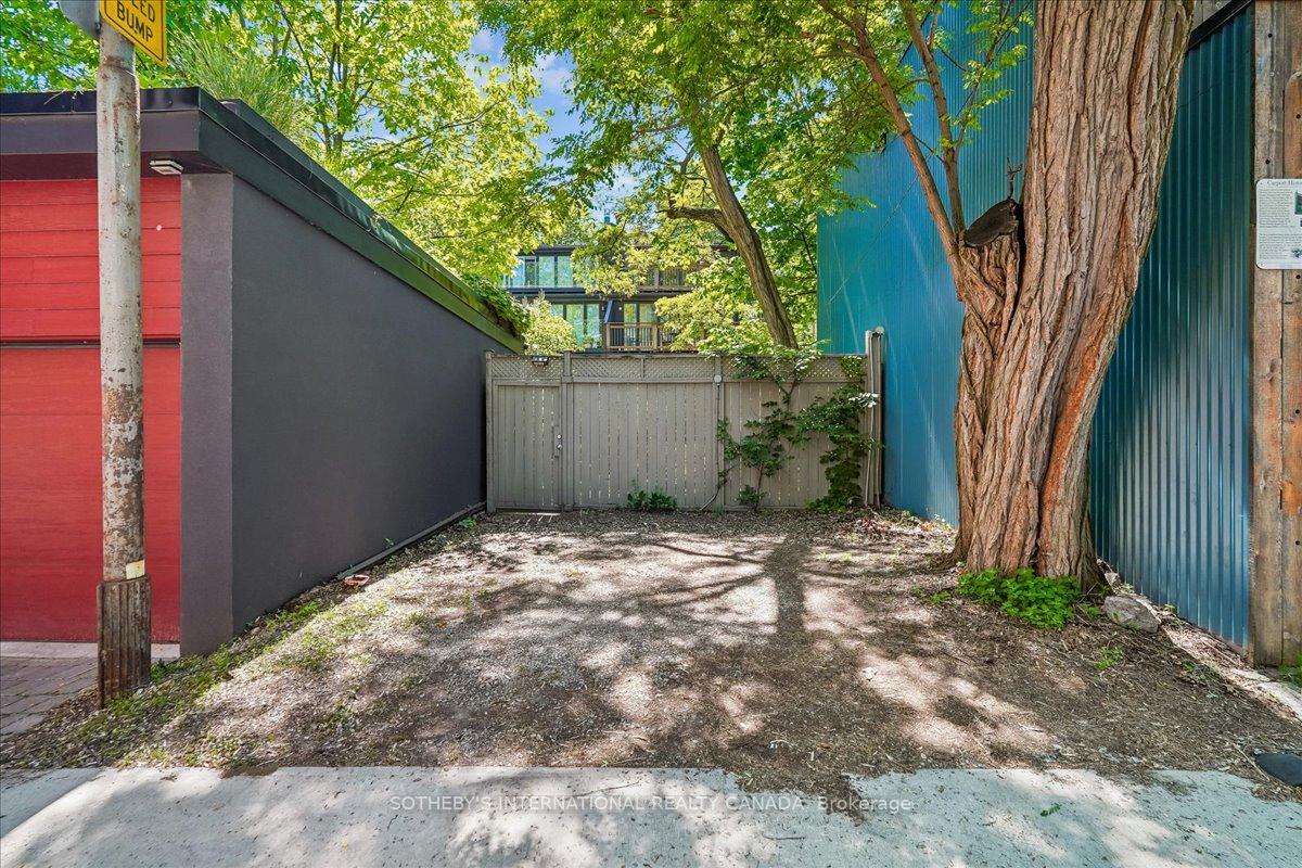 9 Rose Avenue