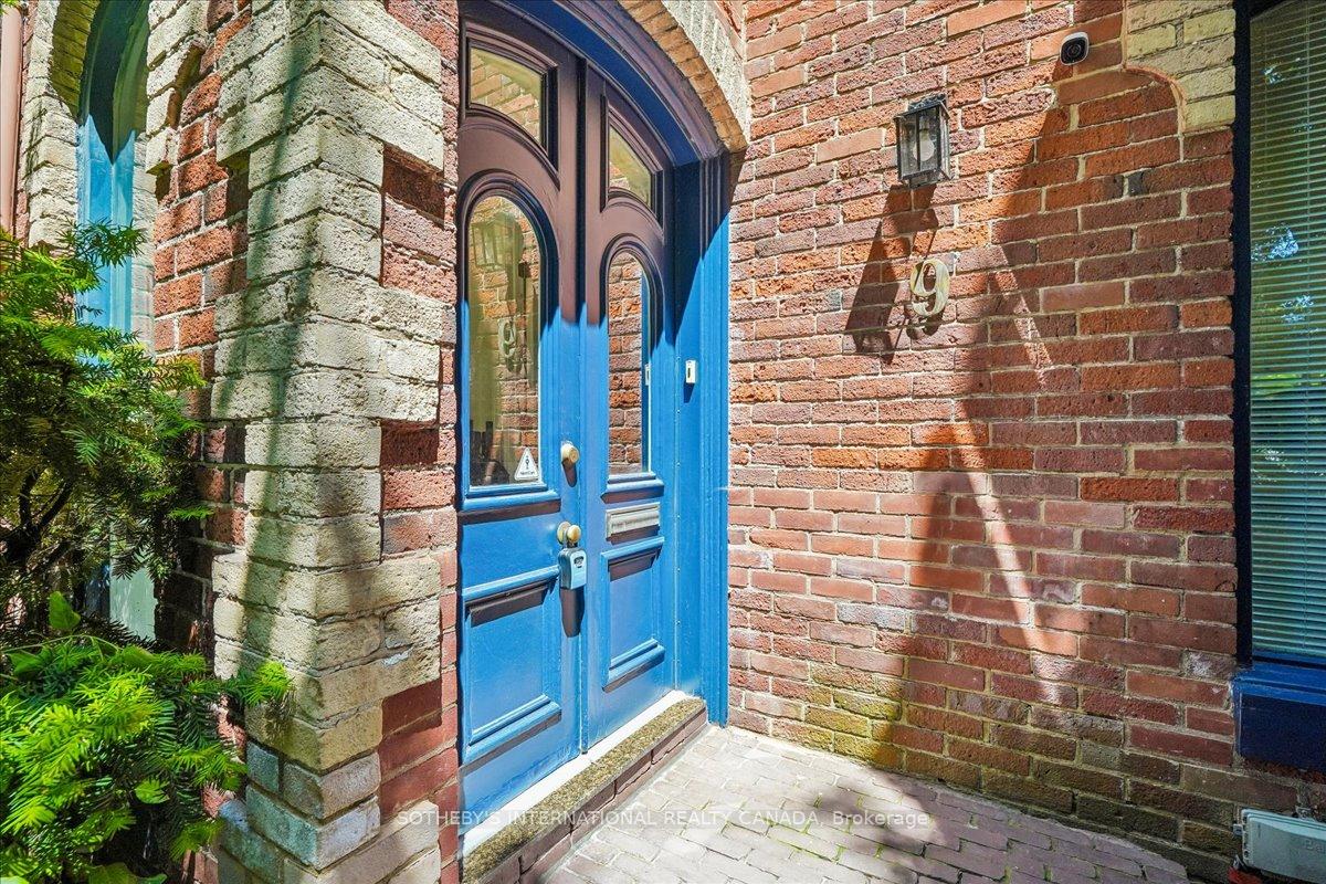 9 Rose Avenue