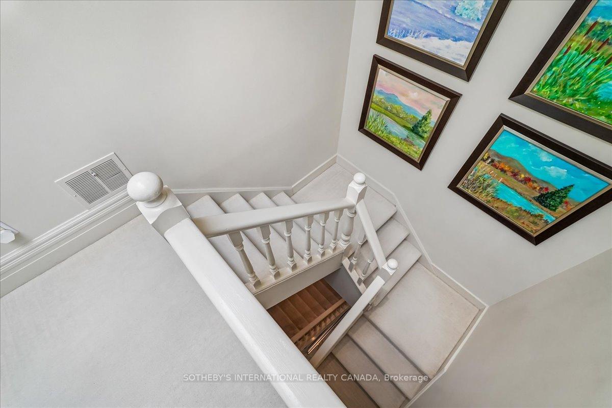 9 Rose Avenue