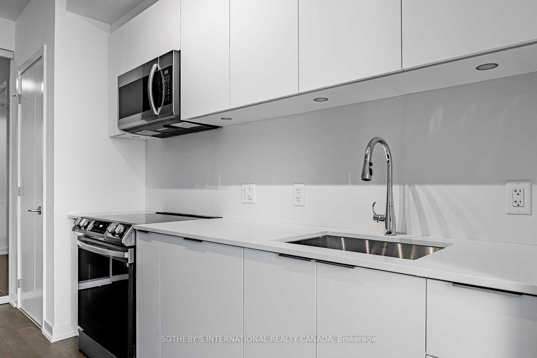 357 King Street W 806