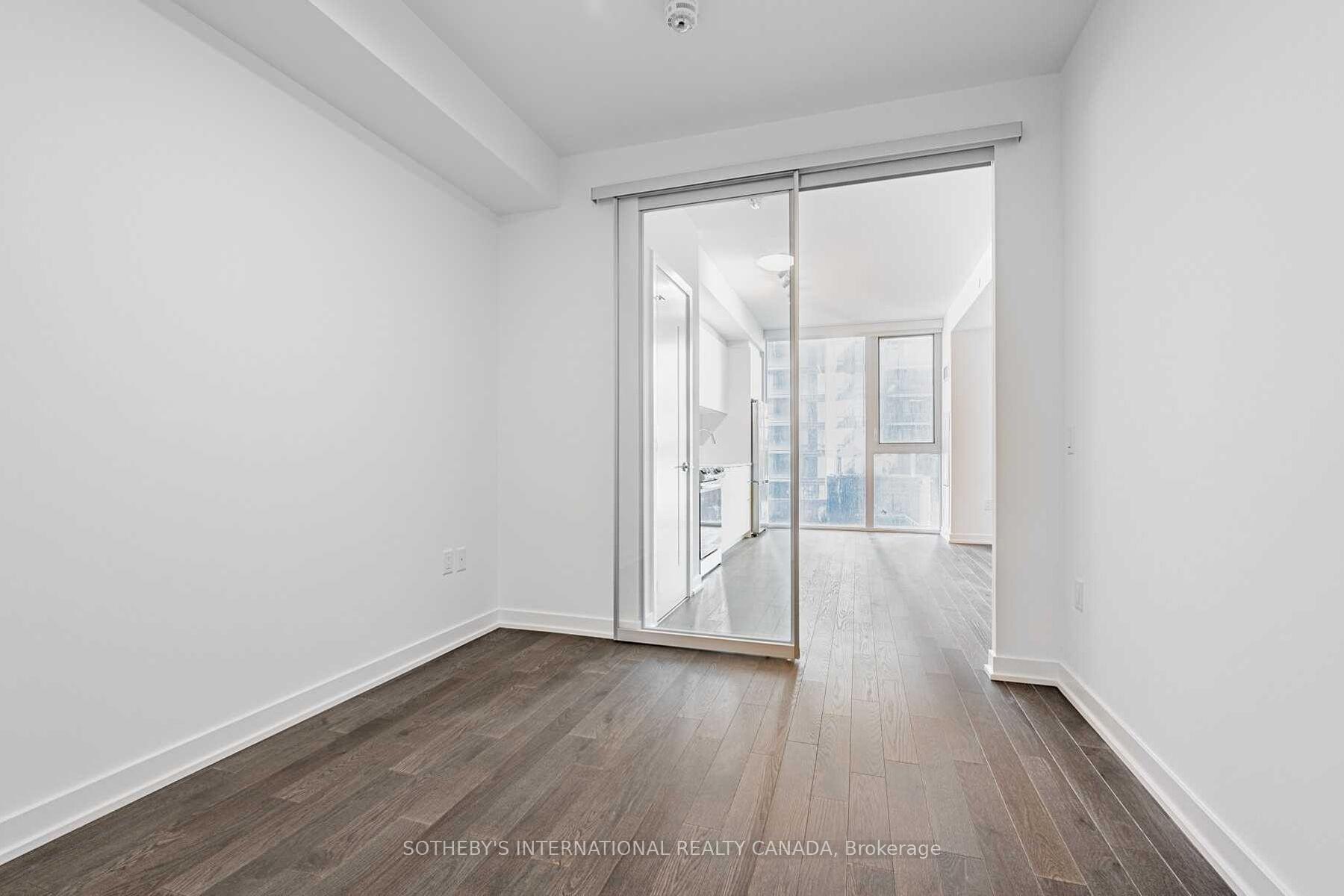 357 King Street W 806