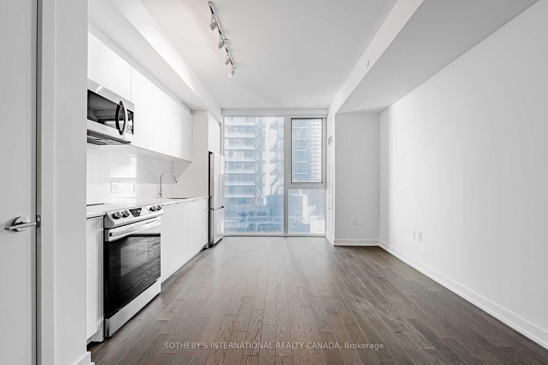 357 King Street W 806