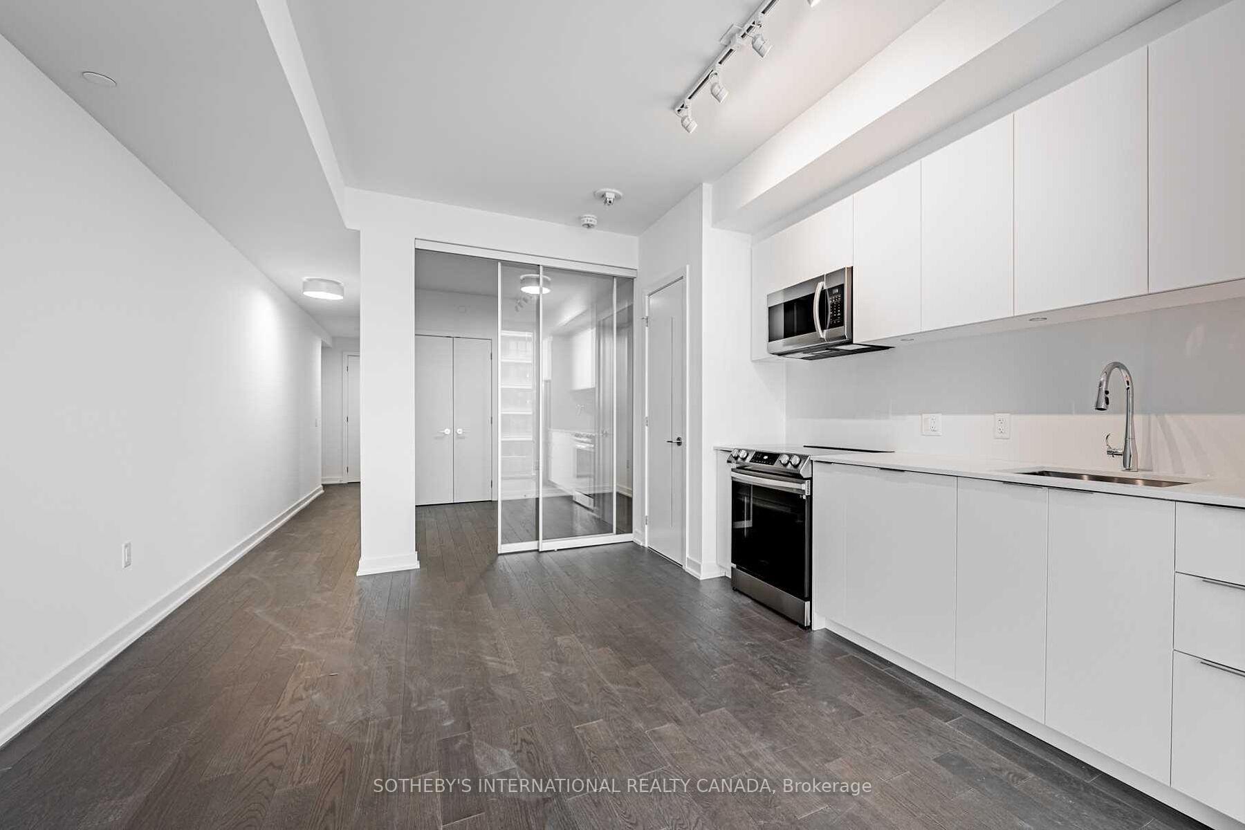 357 King Street W 806