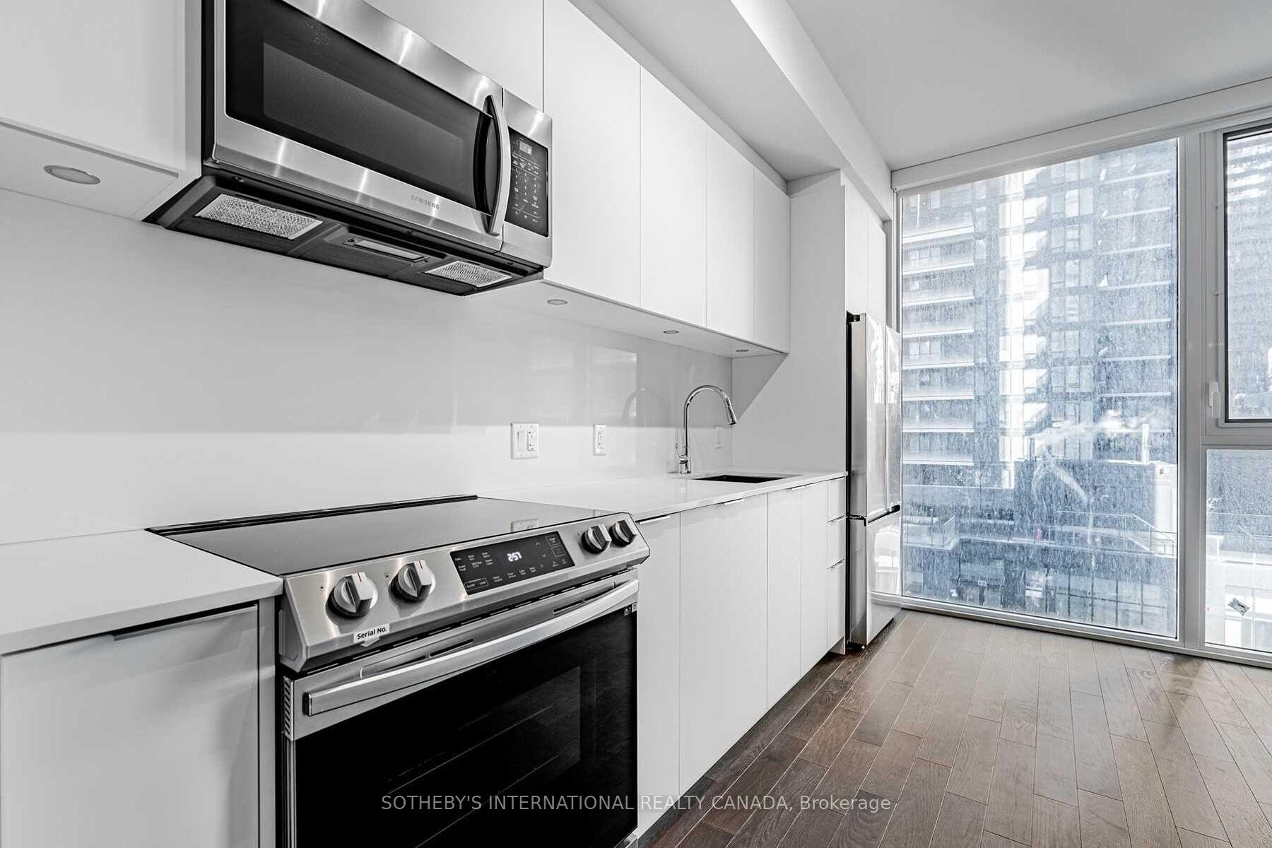 357 King Street W 806