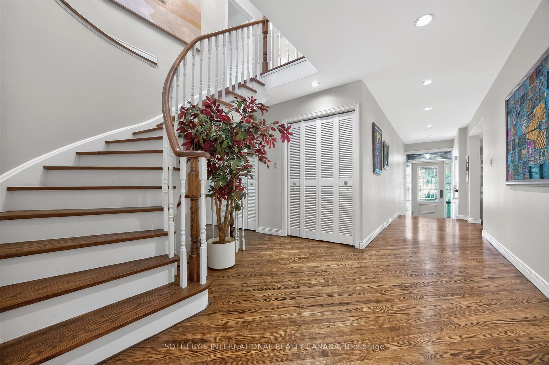 25 Gossamer Avenue