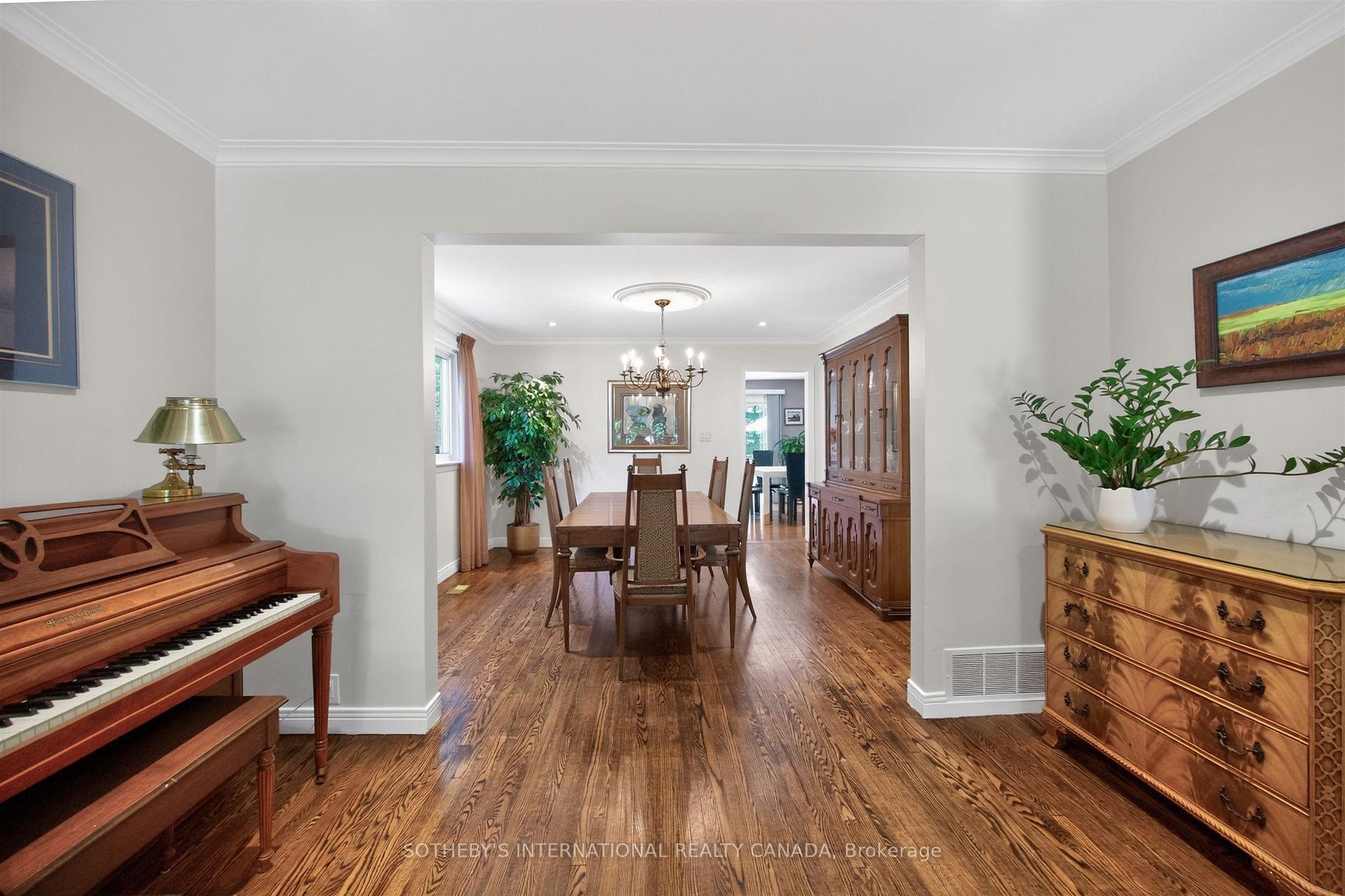 25 Gossamer Avenue