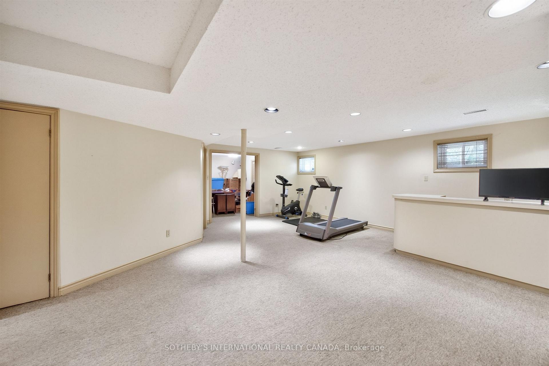 25 Gossamer Avenue