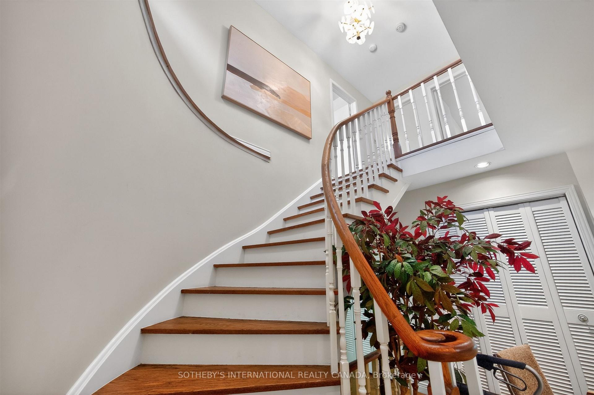 25 Gossamer Avenue