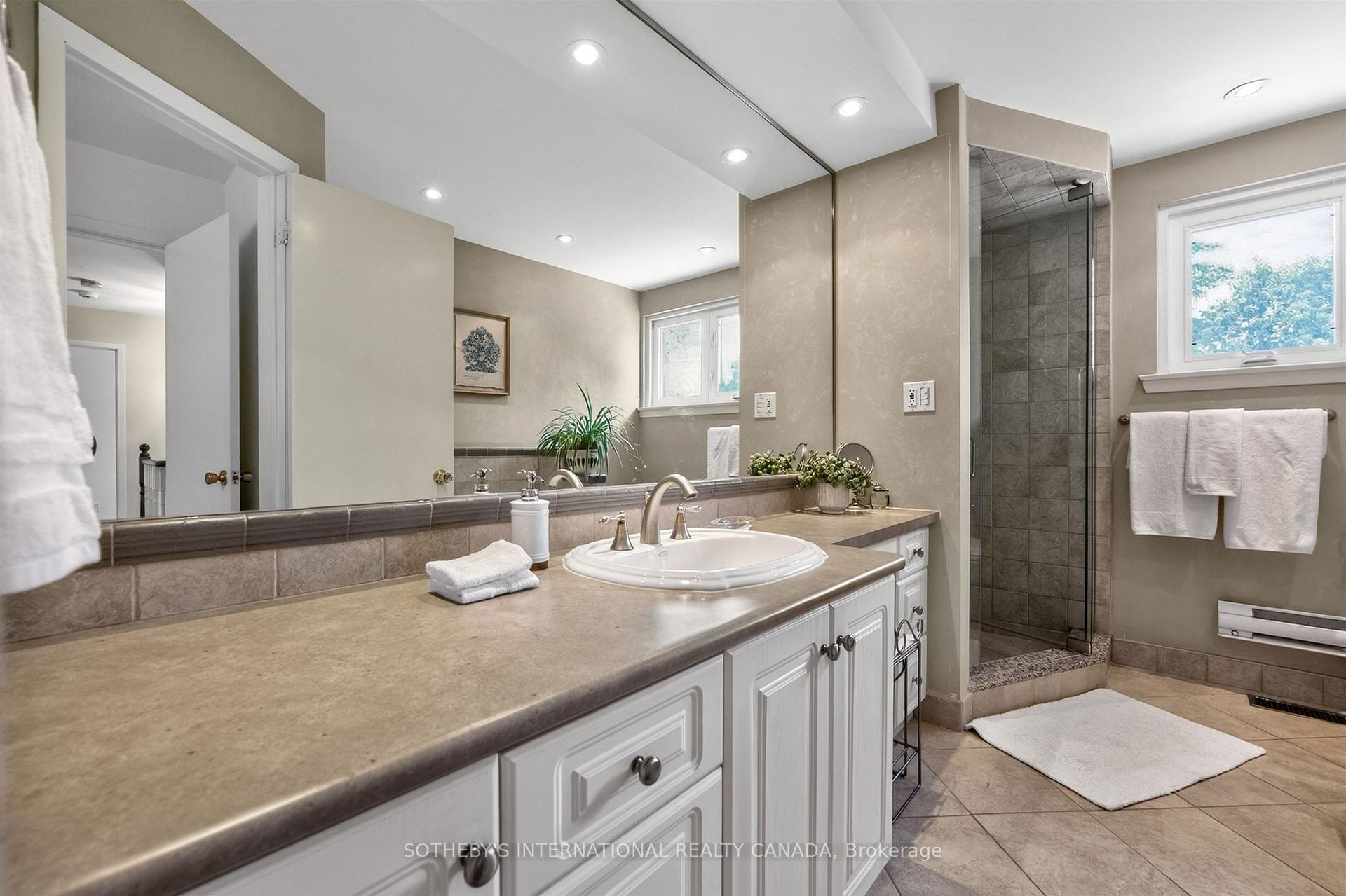 25 Gossamer Avenue