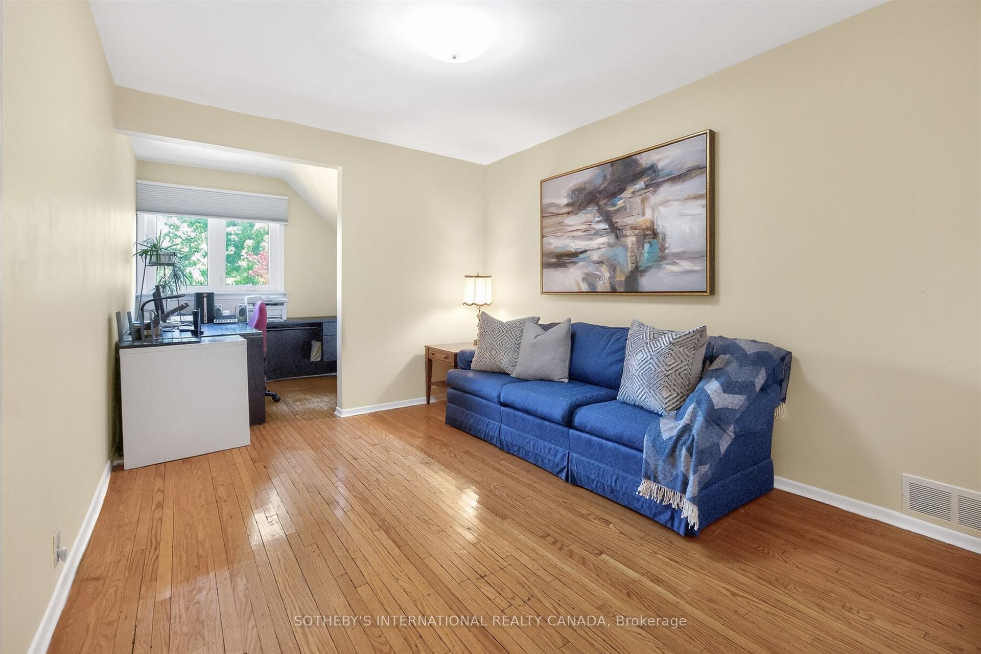 25 Gossamer Avenue