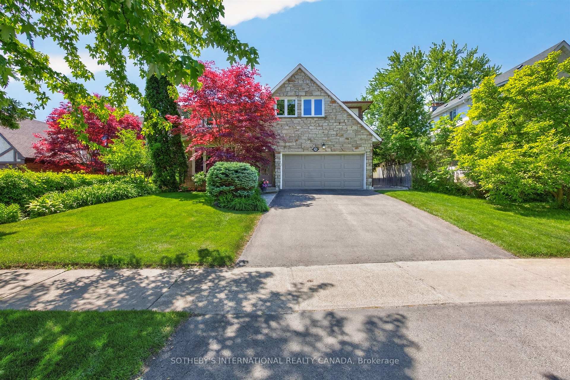 25 Gossamer Avenue