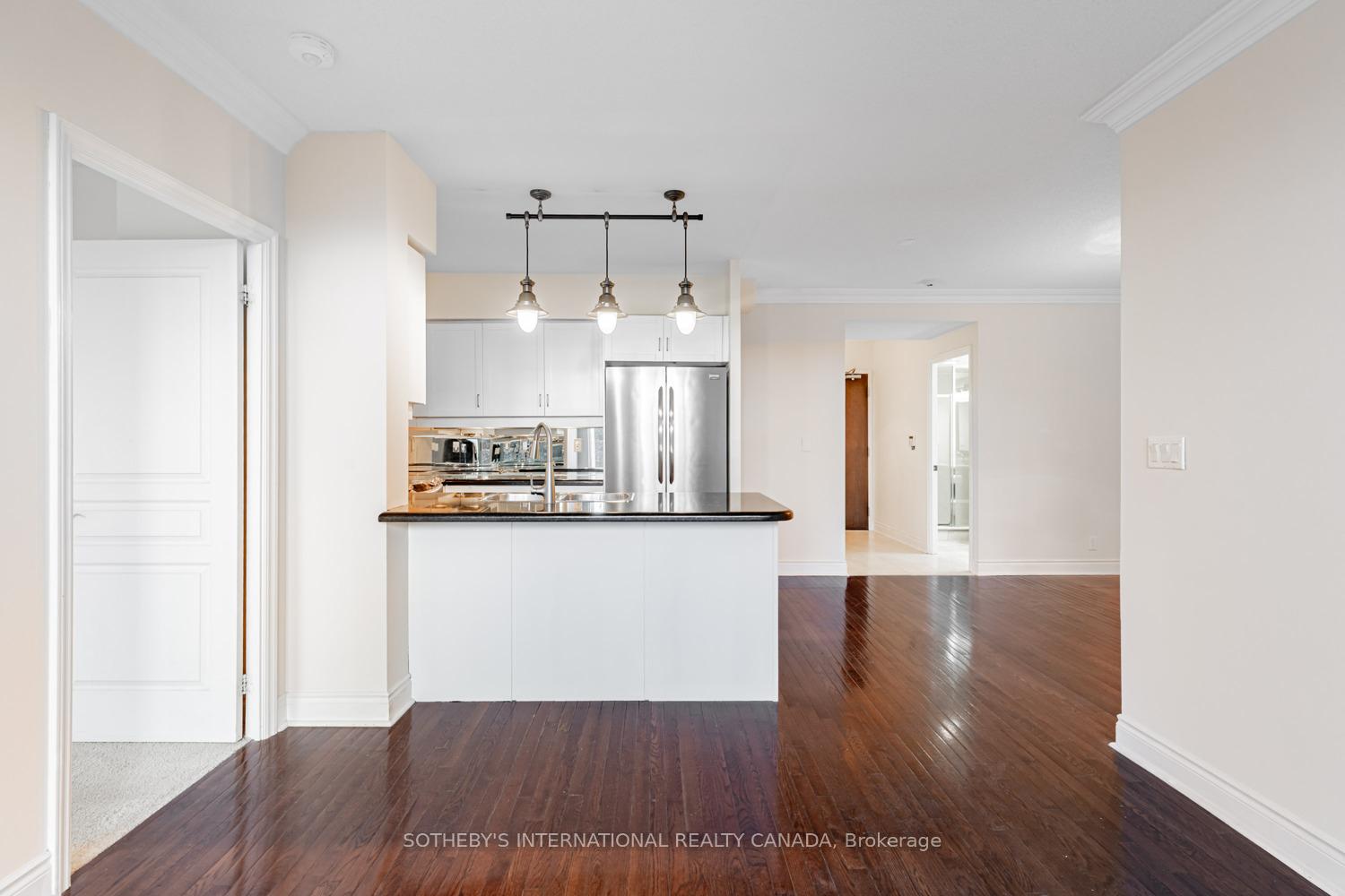 10 Delisle Avenue 327