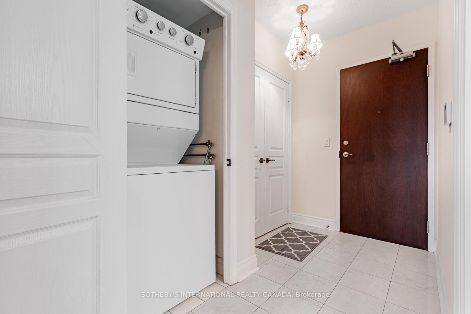 10 Delisle Avenue 327