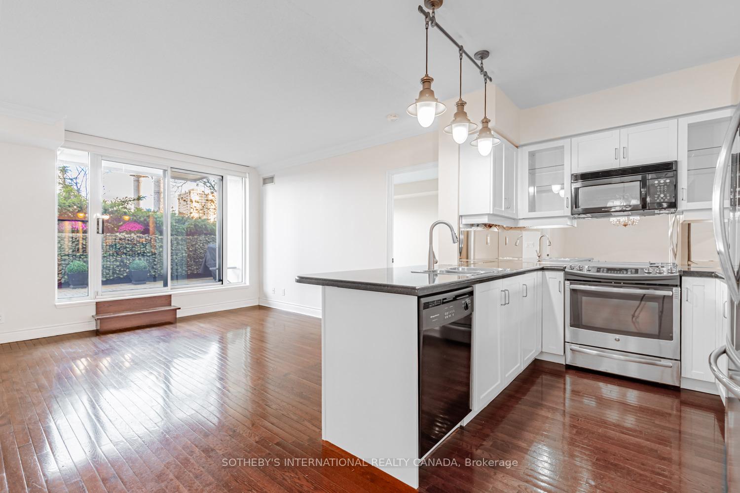 10 Delisle Avenue 327