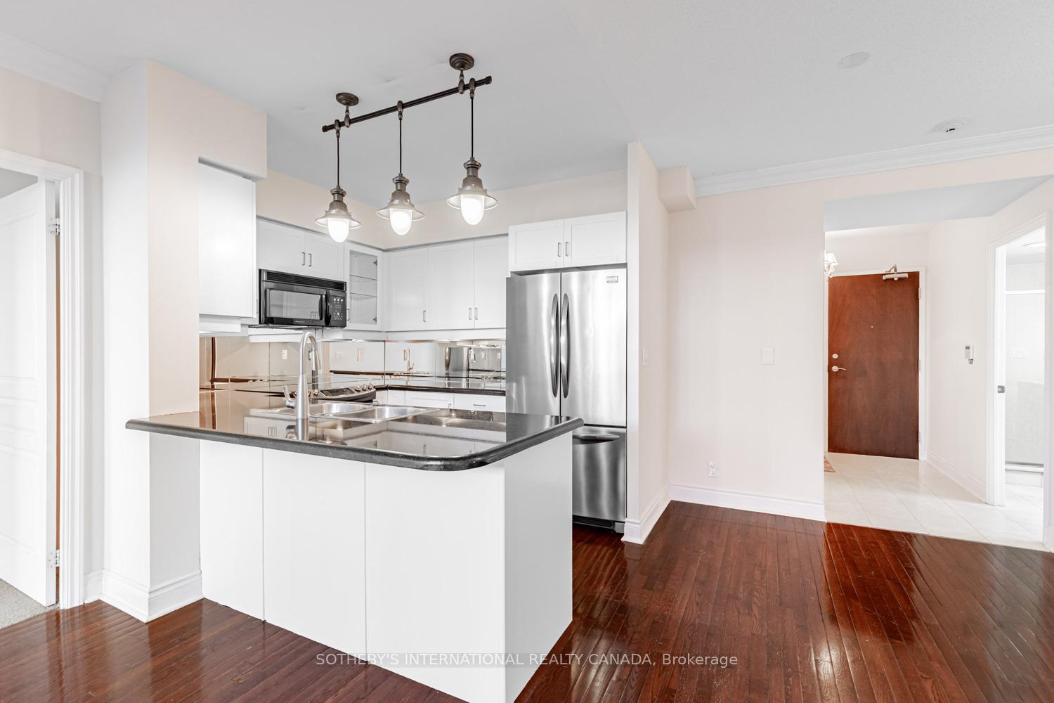 10 Delisle Avenue 327