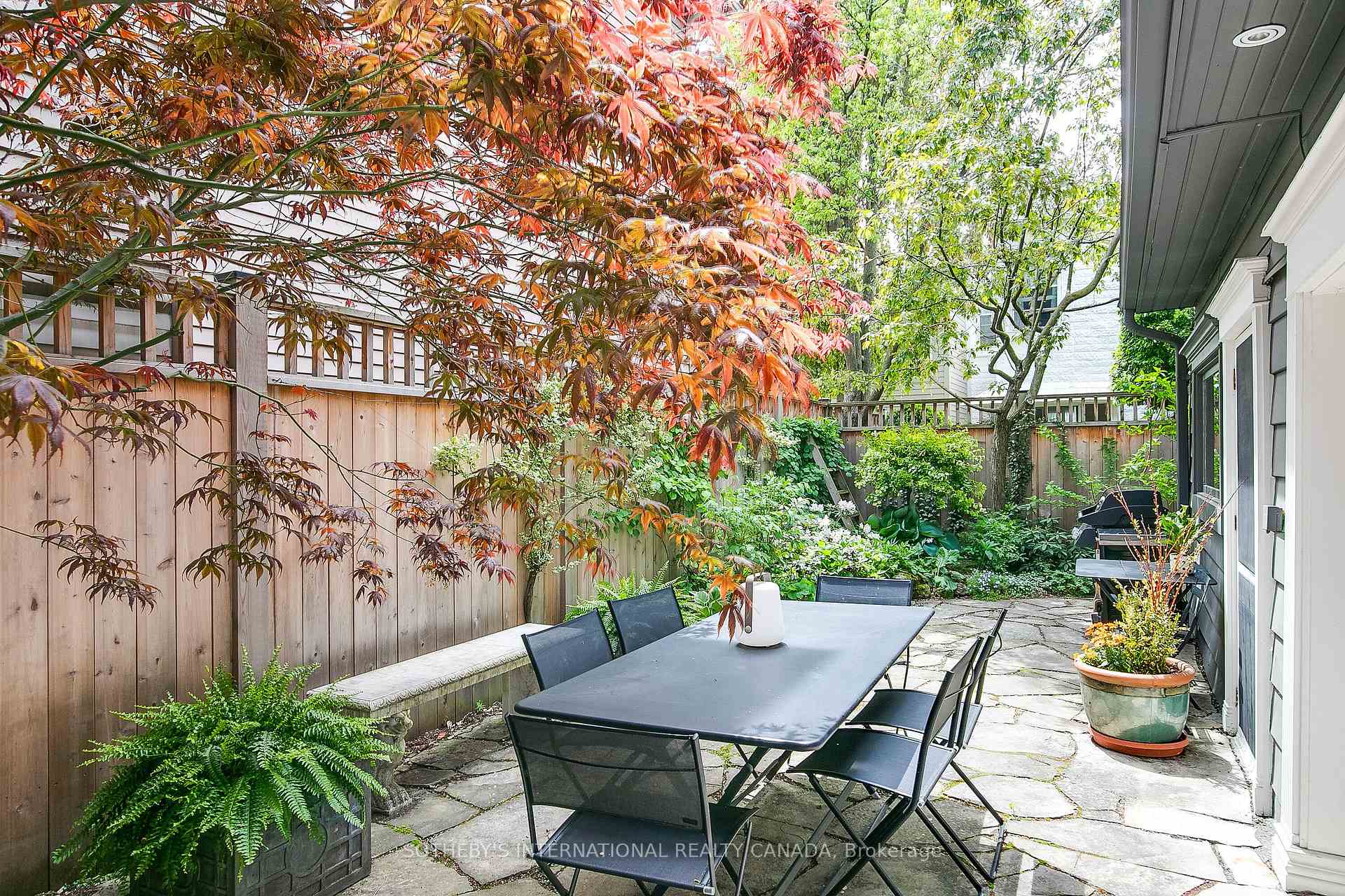 6 Bowman Street