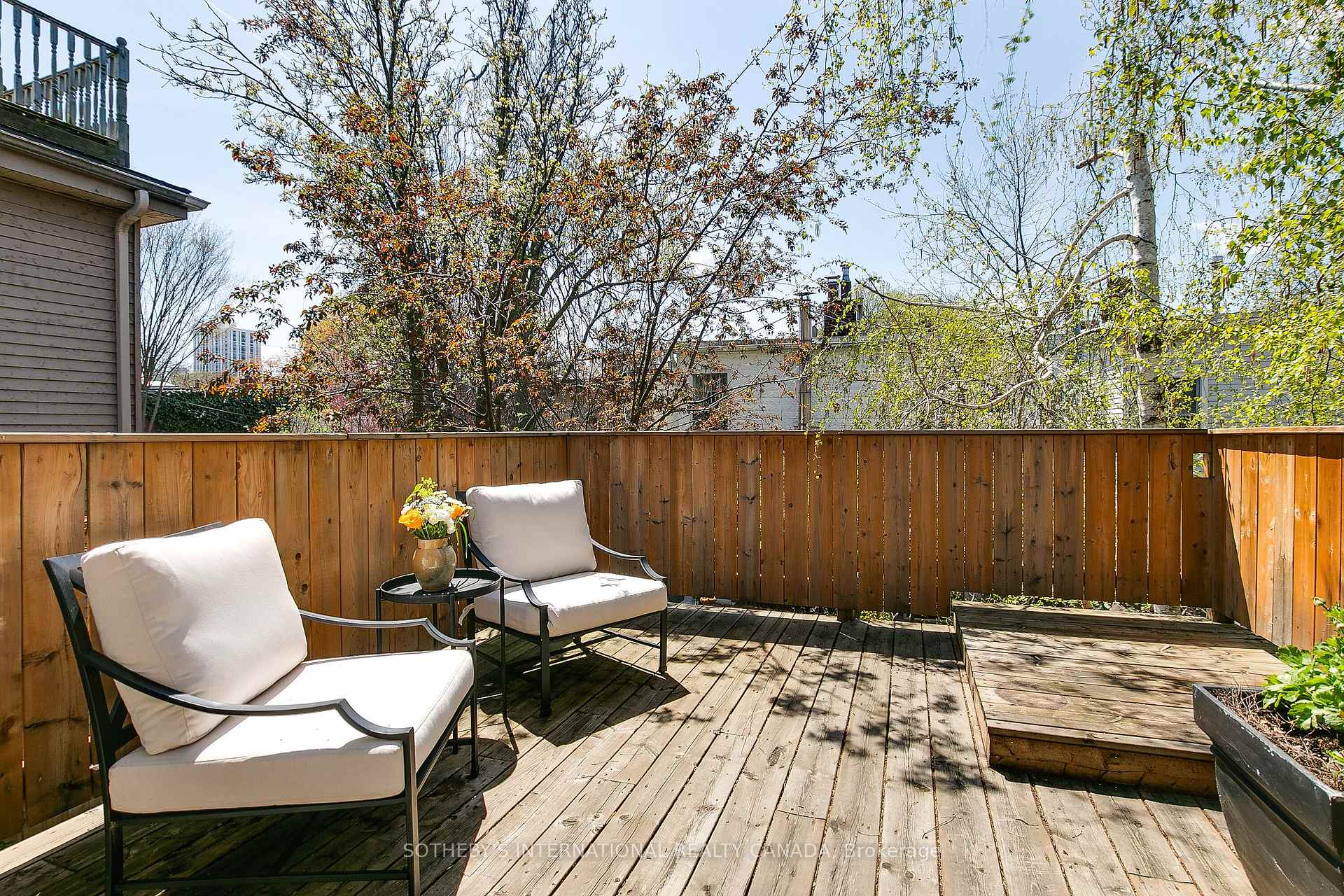 6 Bowman Street