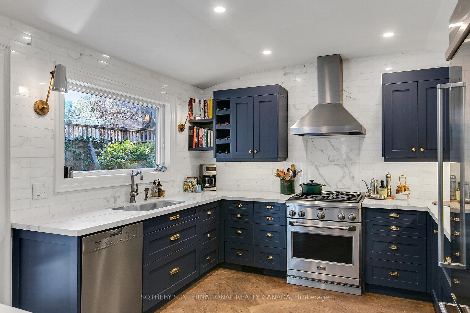 6 Bowman Street