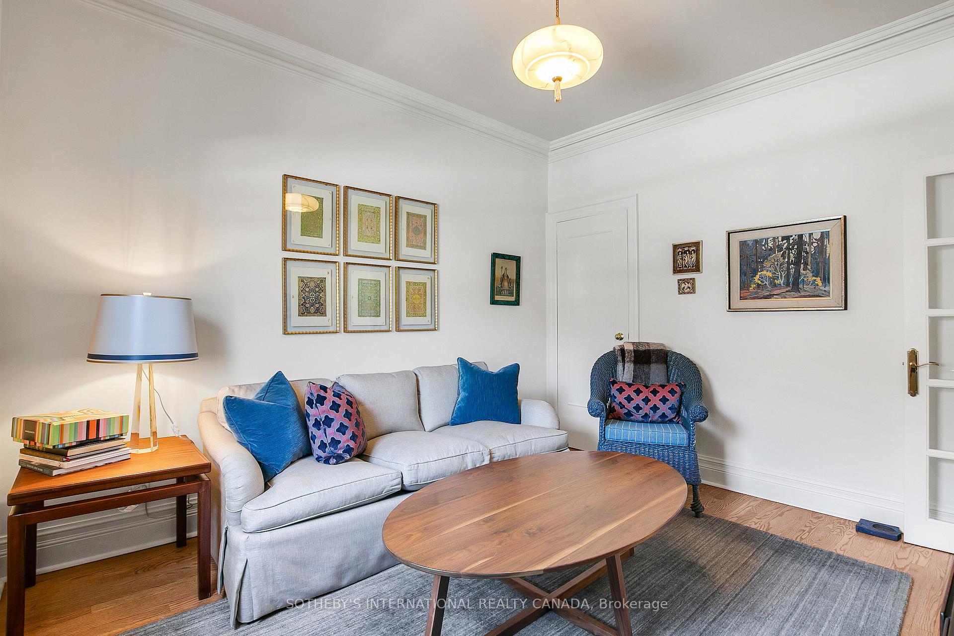 6 Bowman Street