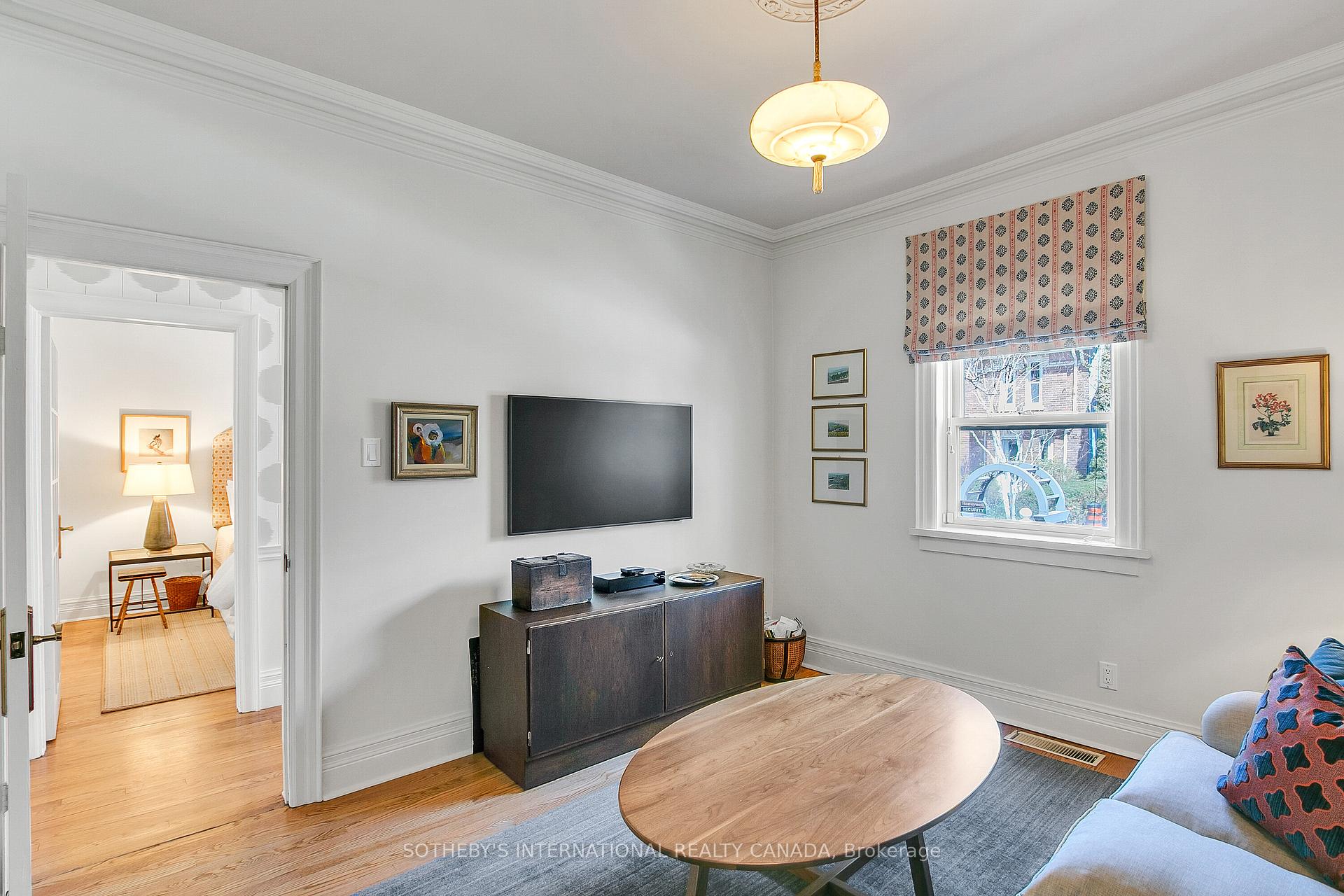 6 Bowman Street