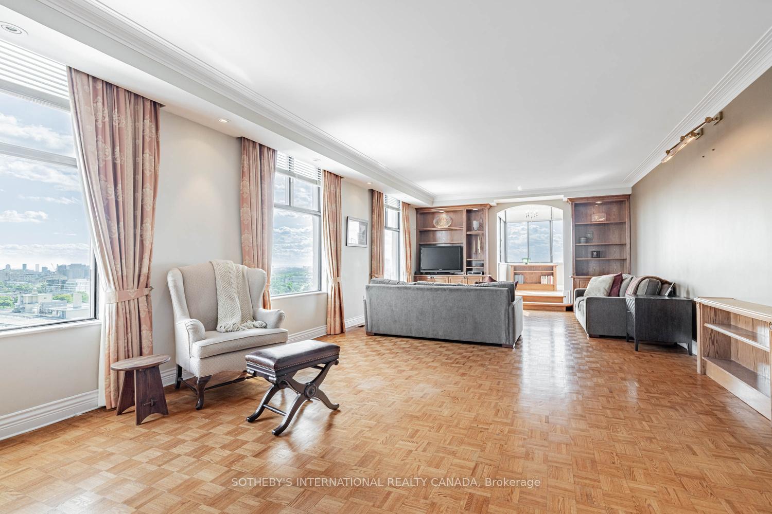 423 Avenue Road 13