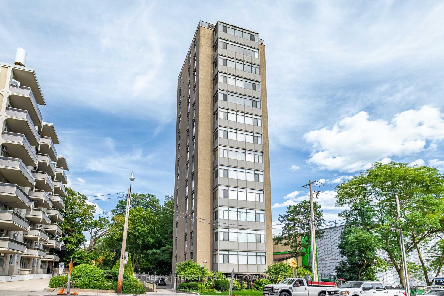 423 Avenue Road 13
