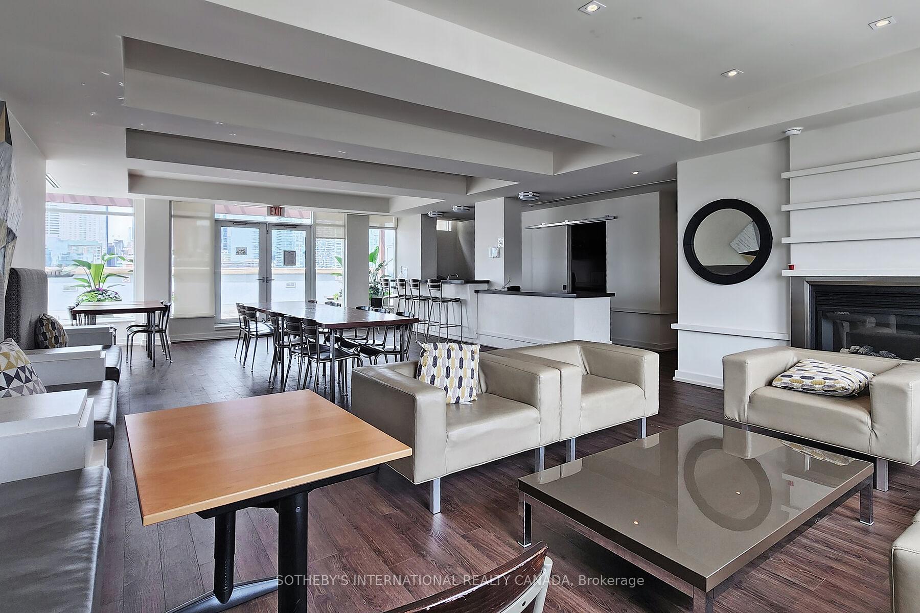 230 King Street 410