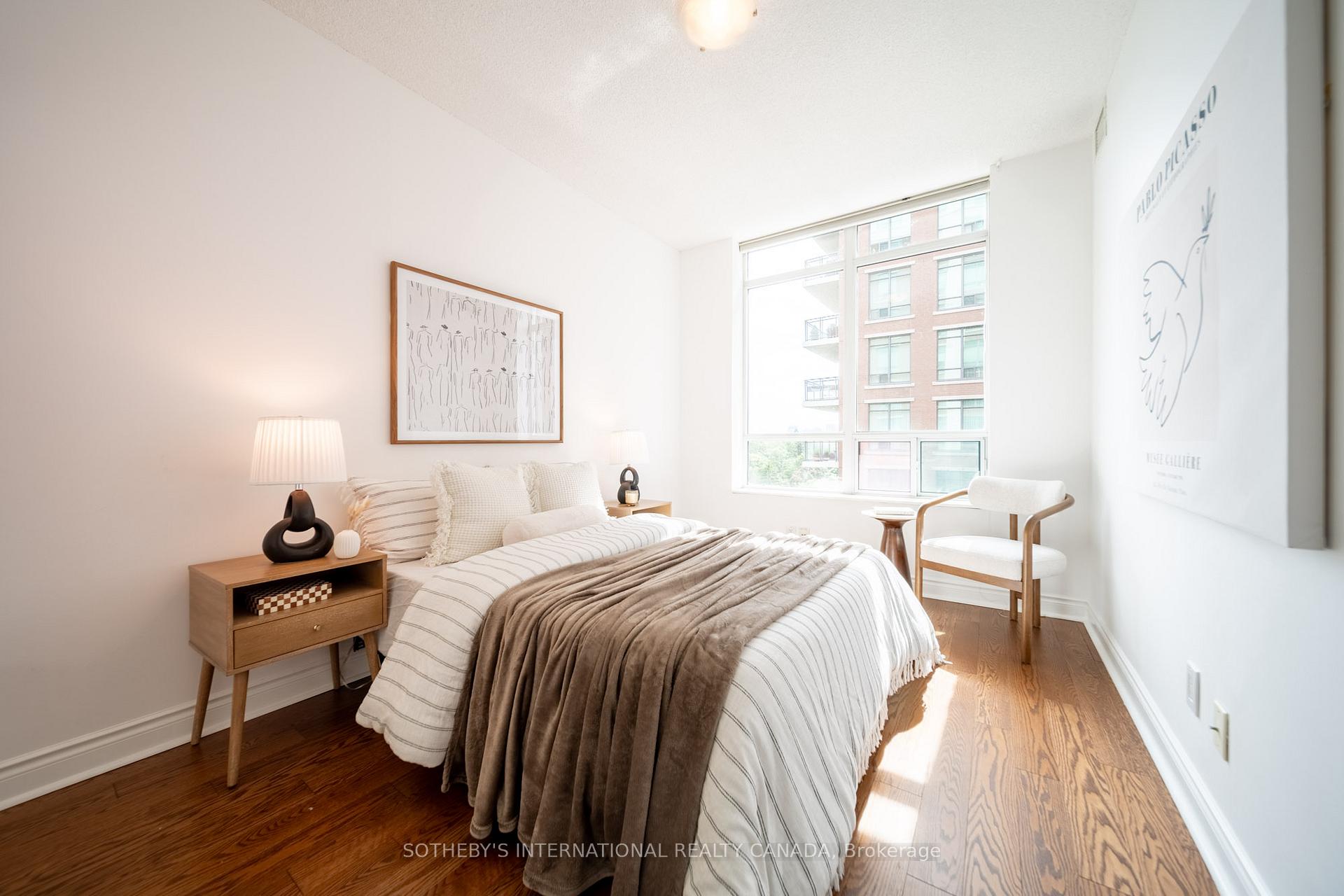 319 Merton Street 809