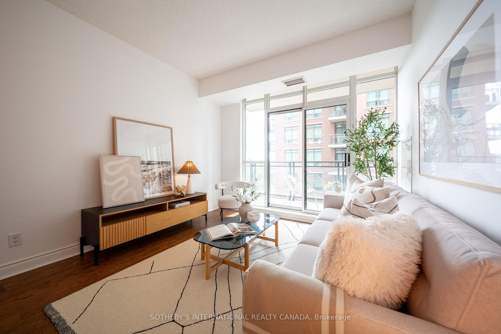 319 Merton Street 809