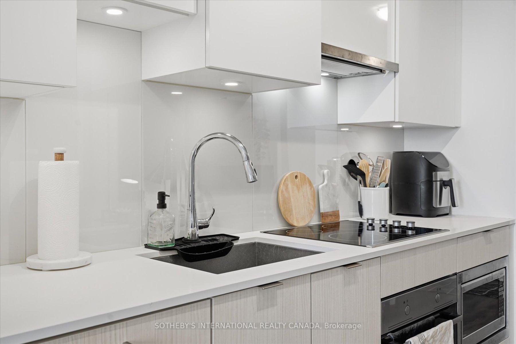 195 Redpath Avenue 2307