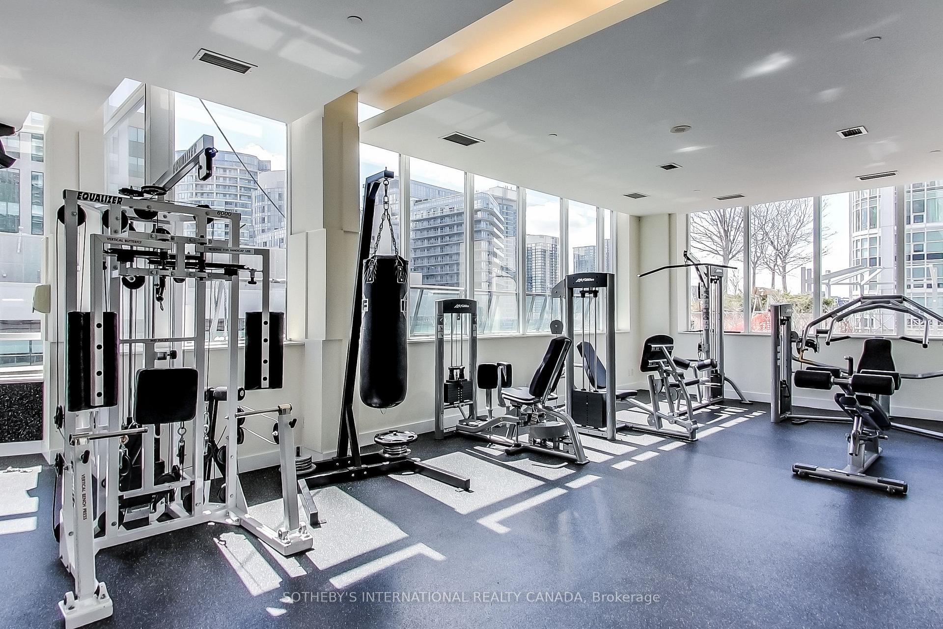 270 Wellington Street W 1005