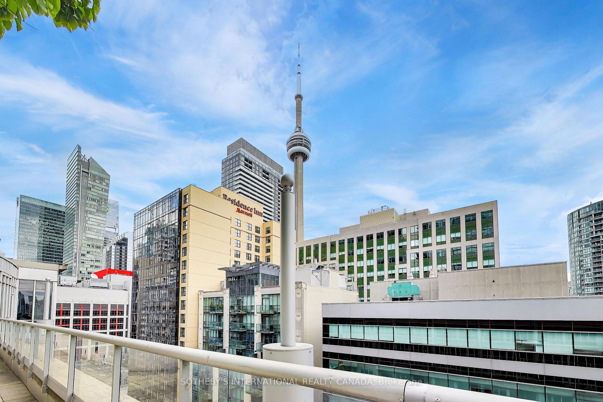 270 Wellington Street W 1005