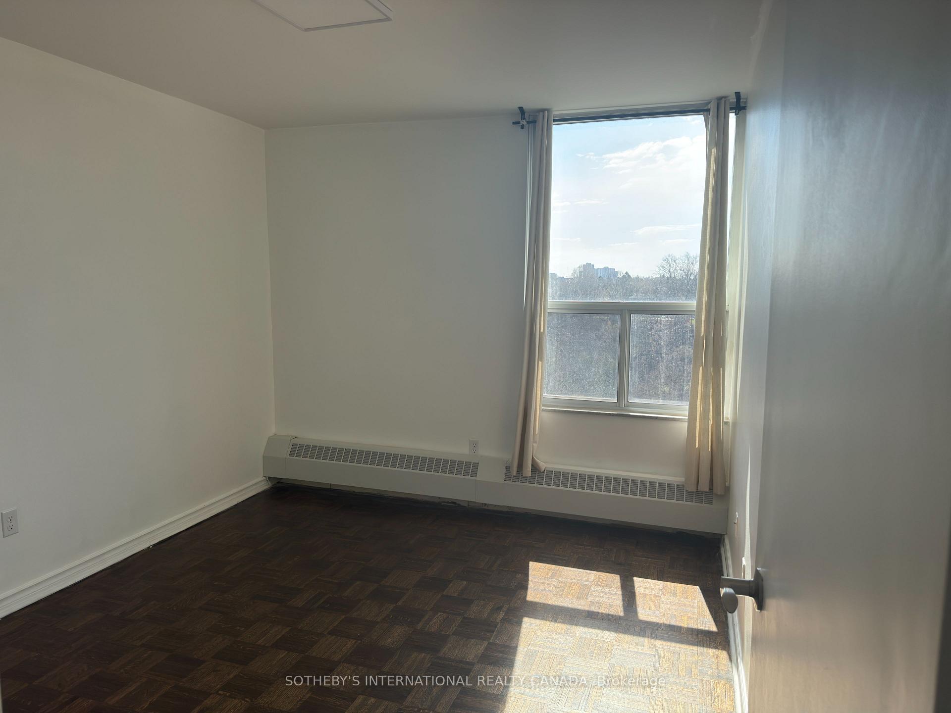 60 Pavane Linkway Way 706